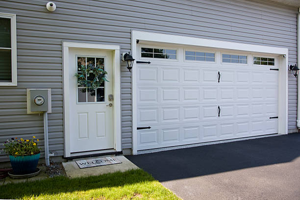 24/7 Emergency Garage Door Panel Replacement experts in National City, CA
